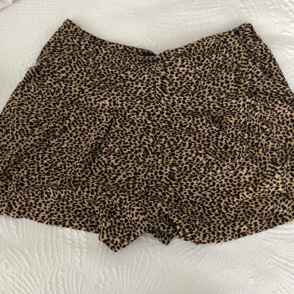 MINK PINK leopard print shorts size Small
